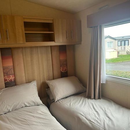 Sunny Escape Villa Selsey Bagian luar foto