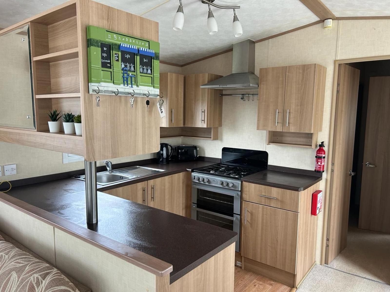 Sunny Escape Villa Selsey Bagian luar foto
